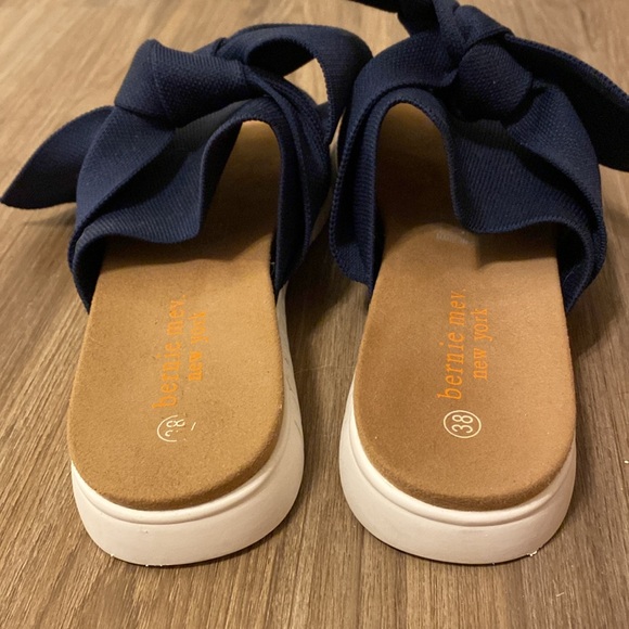Bernie Mev Knit Freesia Slide‎ Navy Sandals with Bow - Picture 3 of 6